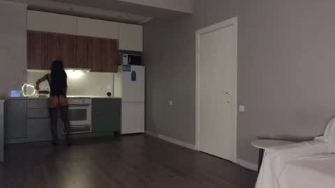 Lee online show from 04/23/26, 03:47