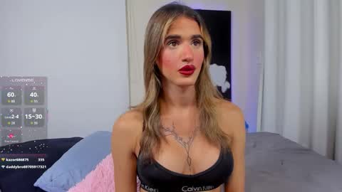 ella_mon online show from 01/15/26, 10:57