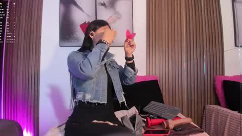 ella rouse online show from 09/18/25, 12:18