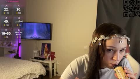 ella_simons online show from 11/13/25, 01:48