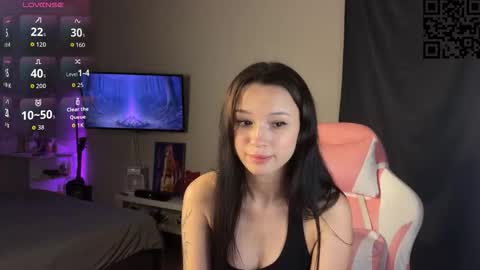 ella_simons online show from 11/14/25, 01:26