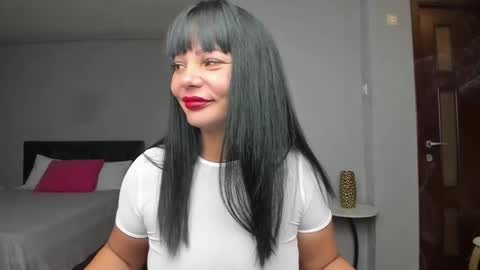 Ella online show from 11/21/25, 06:39