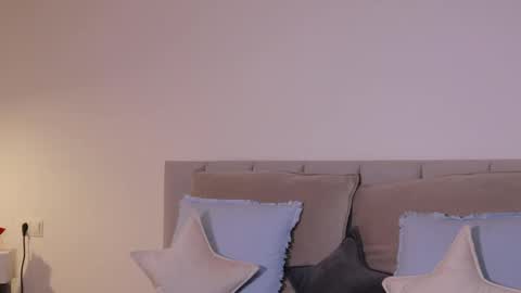 Ella online show from 02/23/25, 07:28