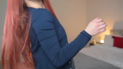 Ella online show from 04/10/26, 06:56