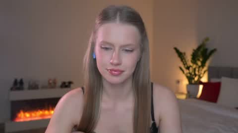 Ella online show from 04/23/26, 06:21