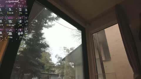 Snapshot of ella_vee chatting on 11/17/25, 06:19 ella_vee online show from 11/17/25, 06:19