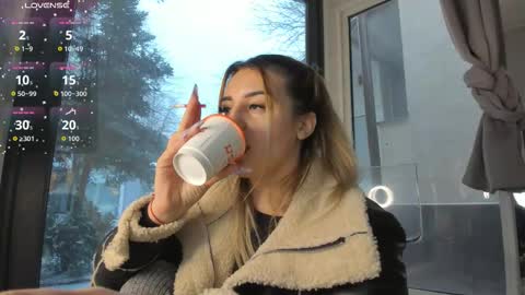 ella_vee online show from 01/16/26, 06:39