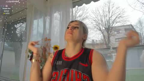 ella_vee online show from 03/23/26, 05:33