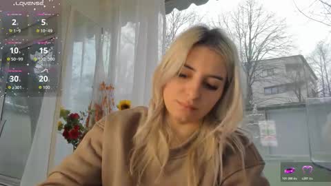 ella_vee online show from 03/28/26, 06:13