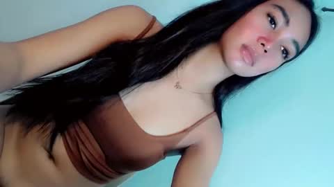 Snapshot of ella_walkerxxx chatting on 05/25/26, 04:29 ella_walkerxxx online show from 05/25/26, 04:29