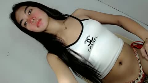 Snapshot of ella_walkerxxx chatting on 06/17/26, 04:19 ella_walkerxxx online show from 06/17/26, 04:19