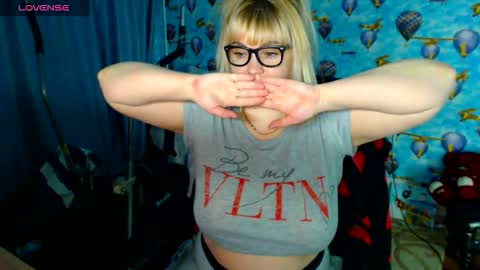  IsaBella  online show from 03/04/26, 11:33