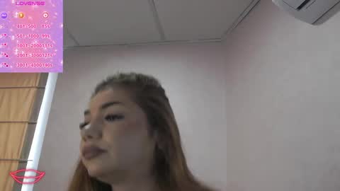 Snapshot of ellabelle_ chatting on 06/03/26, 05:43 Ella online show from 06/03/26, 05:43