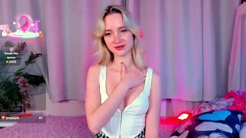 Ella online show from 02/19/26, 03:19