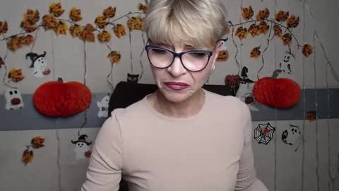 EllaBonito online show from 11/13/25, 06:45