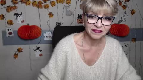 EllaBonito online show from 11/16/25, 06:41