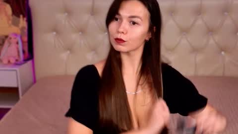 ellacanny online show from 11/28/25, 05:43