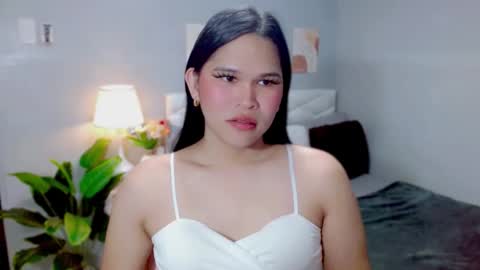 Snapshot of ellaford chatting on 05/24/26, 12:37 EllaFord online show from 05/24/26, 12:37