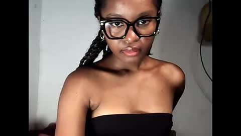 Snapshot of ellah245 chatting on 03/02/26, 11:00 ellah245 online show from 03/02/26, 11:00