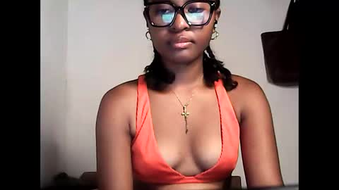 ellah245 online show from 04/08/26, 12:21