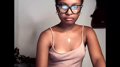 ellah245 online show from 04/23/26, 09:17