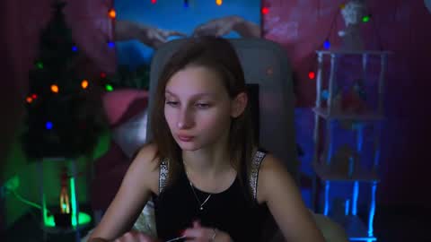 Snapshot of ellahorton chatting on 01/08/25, 05:27 Ella online show from 01/08/25, 05:27