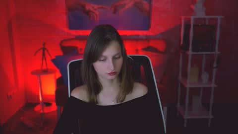 Ella online show from 11/18/25, 09:30