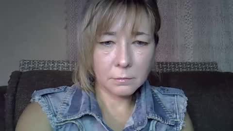 Snapshot of ellajohnsonx chatting on 10/16/25, 04:52 ellajohnsonx online show from 10/16/25, 04:52