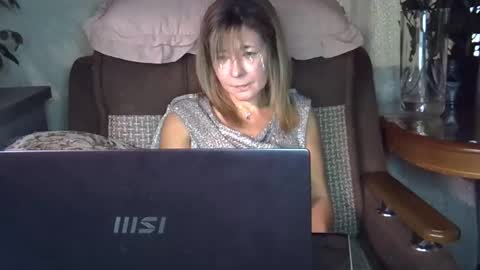 Snapshot of ellajohnsonx chatting on 10/25/25, 11:51 ellajohnsonx online show from 10/25/25, 11:51
