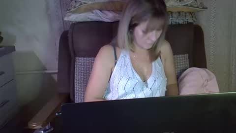 ellajohnsonx online show from 11/22/25, 01:43