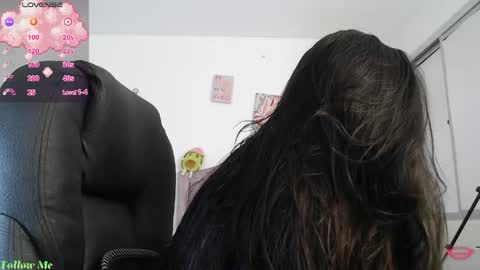 Snapshot of ellajonz chatting on 05/10/26, 10:37 Ella Amoneth online show from 05/10/26, 10:37