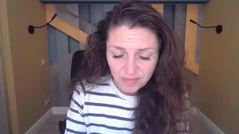 EllaLongs online show from 12/02/25, 12:32