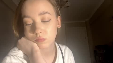 Ella online show from 10/01/25, 04:02