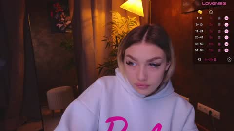 ellamilla online show from 01/06/25, 08:24