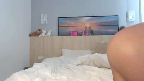 Snapshot of ellamirax chatting on 06/21/26, 02:03 Ella Mira online show from 06/21/26, 02:03