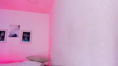 Ella online show from 01/13/26, 12:10