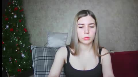 EllaNuar online show from 01/09/25, 02:01