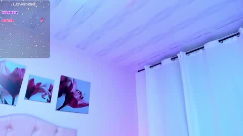 ellarosee_ online show from 12/02/24, 11:07