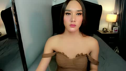 Snapshot of ellats_18 chatting on 12/27/24, 05:52 Sophia online show from 12/27/24, 05:52