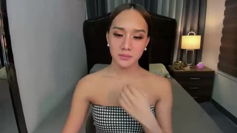 Snapshot of ellats_18 chatting on 02/06/25, 06:18 Sophia online show from 02/06/25, 06:18