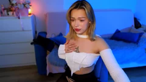 Ella online show from 11/22/25, 05:17