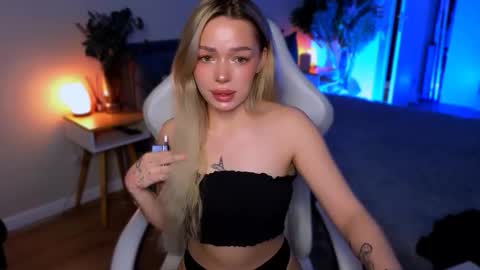 Ella online show from 02/20/26, 07:43