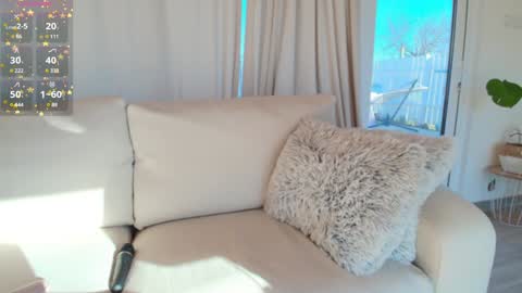 Snapshot of ellaxstar chatting on 01/15/25, 11:43 ellaxstar online show from 01/15/25, 11:43