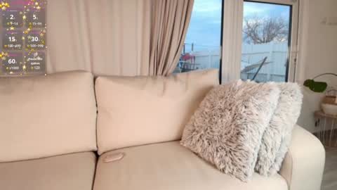 Snapshot of ellaxstar chatting on 01/17/25, 06:47 ellaxstar online show from 01/17/25, 06:47