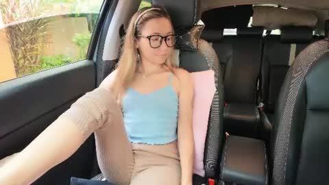 Snapshot of ellcrys chatting on 07/15/26, 01:22 im Elsa lets go Subscribe to my OF and Youtube -35 online show from 07/15/26, 01:22