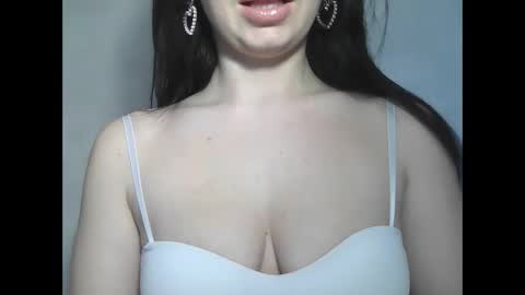 elle010843 online show from 02/10/25, 12:08