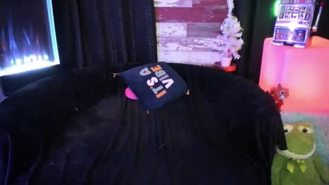 ELLE online show from 12/21/25, 07:54