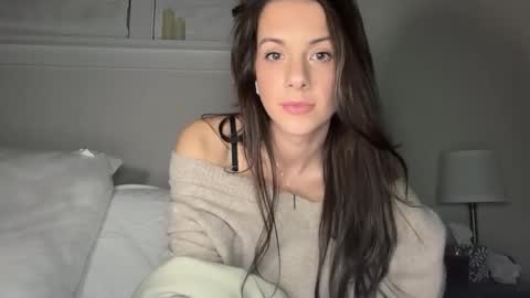 Elle67 online show from 12/17/25, 09:48