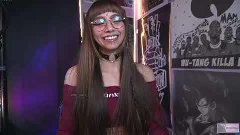 Snapshot of elle_uwu chatting on 01/23/25, 02:12 follow me on instagram . online show from 01/23/25, 02:12