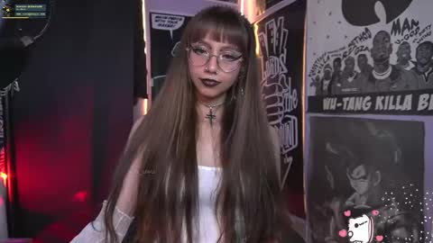 Snapshot of elle_uwu chatting on 02/14/25, 04:47 follow me on instagram . online show from 02/14/25, 04:47